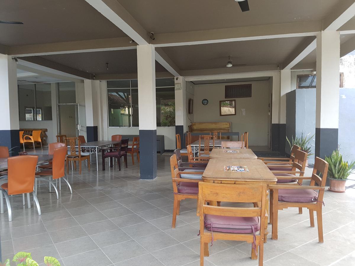 Trophy Hotel Sumbawa Besar Екстериор снимка